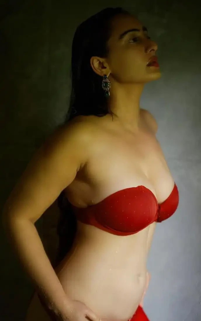 Call Girl in Ranavav is Passionate Lover & Naughty Partner